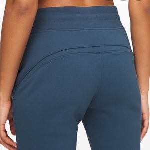 NWT lululemon Warm Down Jogger blue size 10